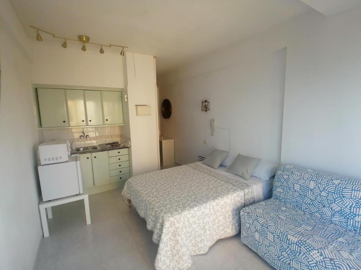 Lovely Apartment In Front Of The Beach. ฟูเอนฮิโรลา ภายนอก รูปภาพ